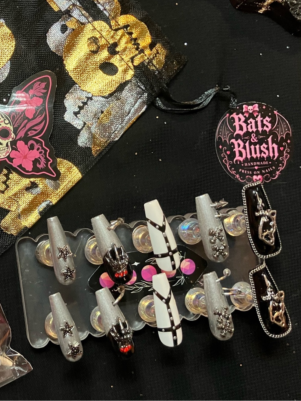 Kids Nail Art Press-On Set in Black, White & Pink